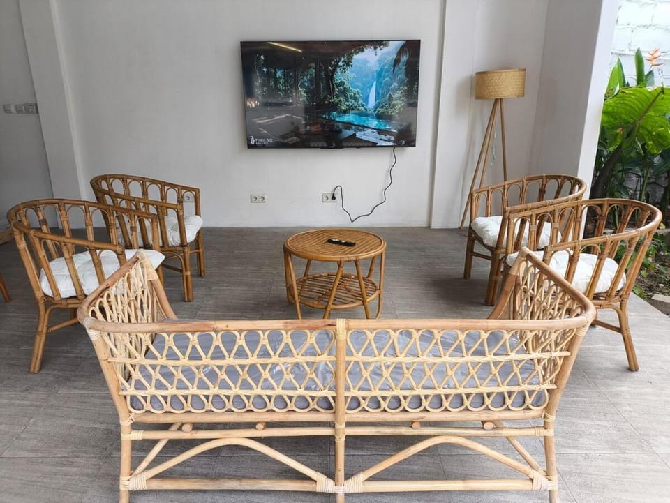 Communal lounge/ TV room, Evening entertainment