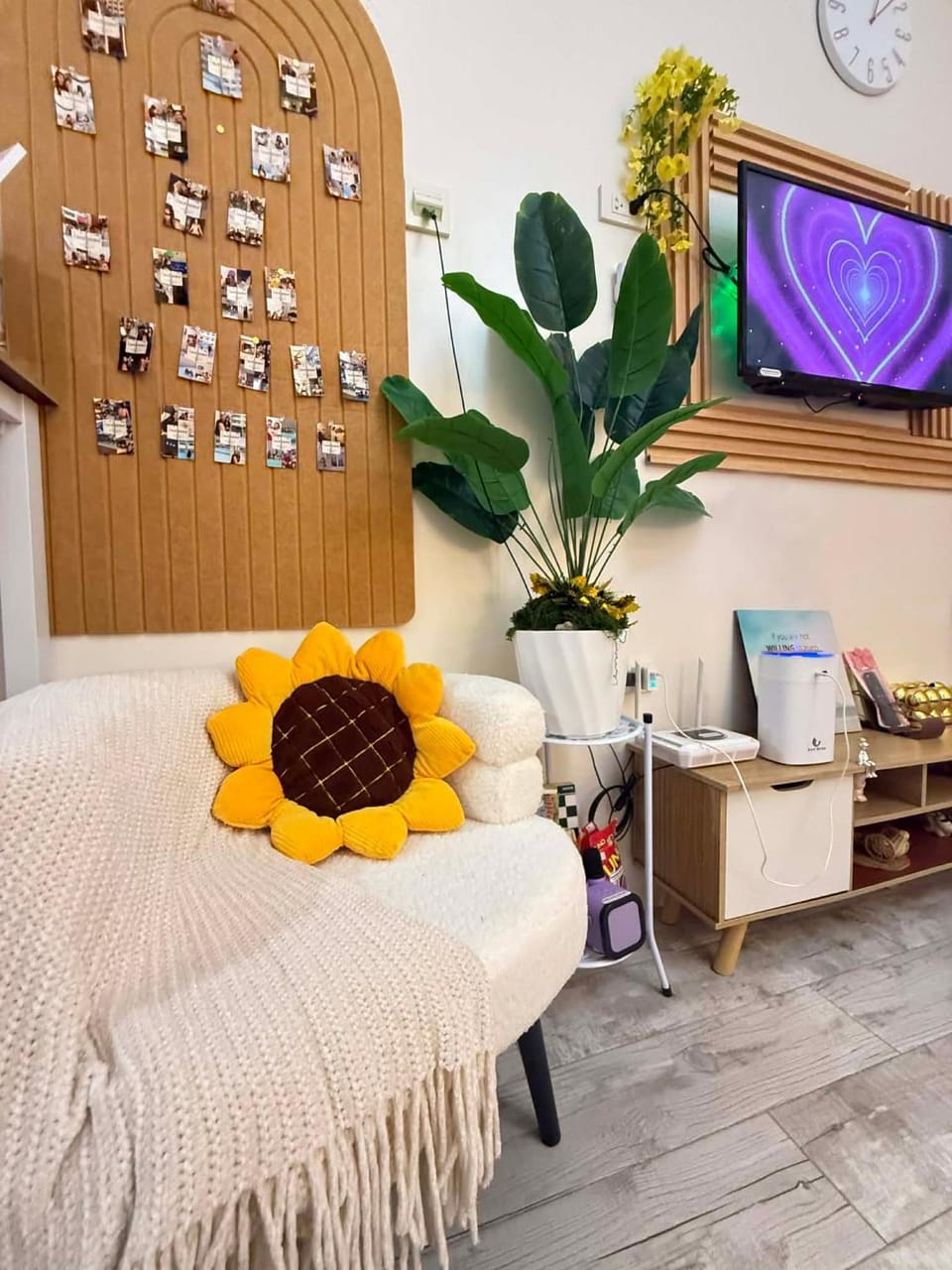 The Fyangz Luxe Staycation Near Anjo World Apartment hotel in Central Visayas