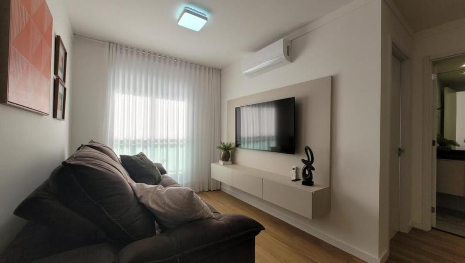 Communal lounge/ TV room, TV and multimedia, Living room, Seating area, Evening entertainment, air conditioner