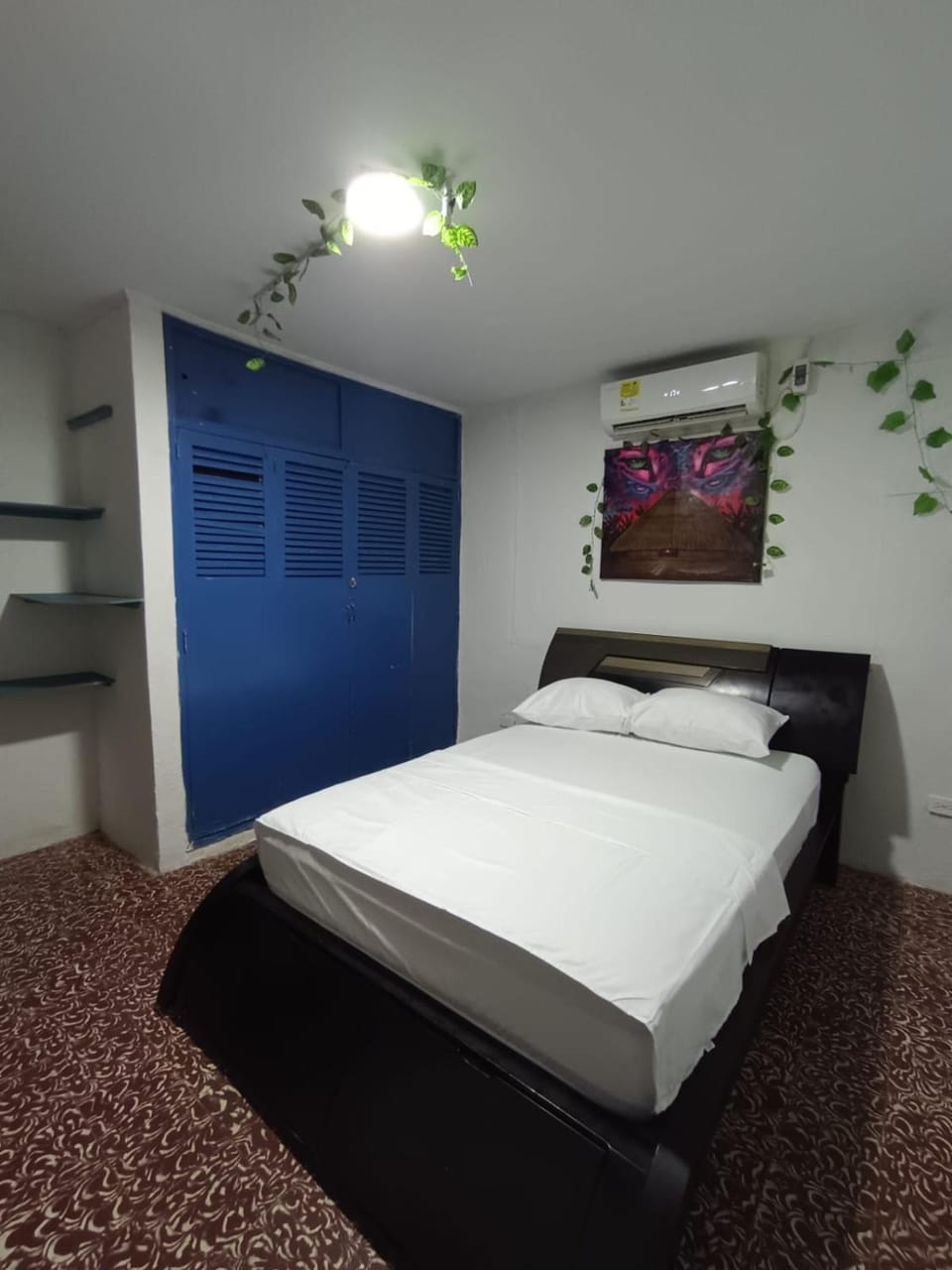 Bed, Photo of the whole room, wardrobe