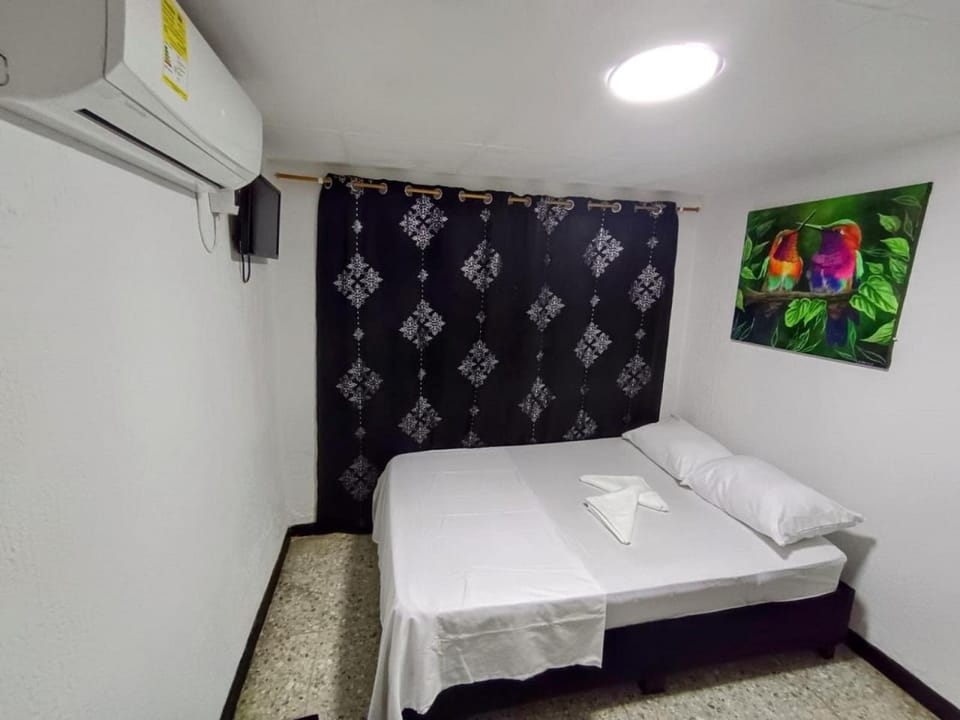 Bed, Photo of the whole room, air conditioner