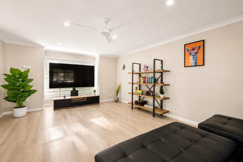 Communal lounge/ TV room, TV and multimedia