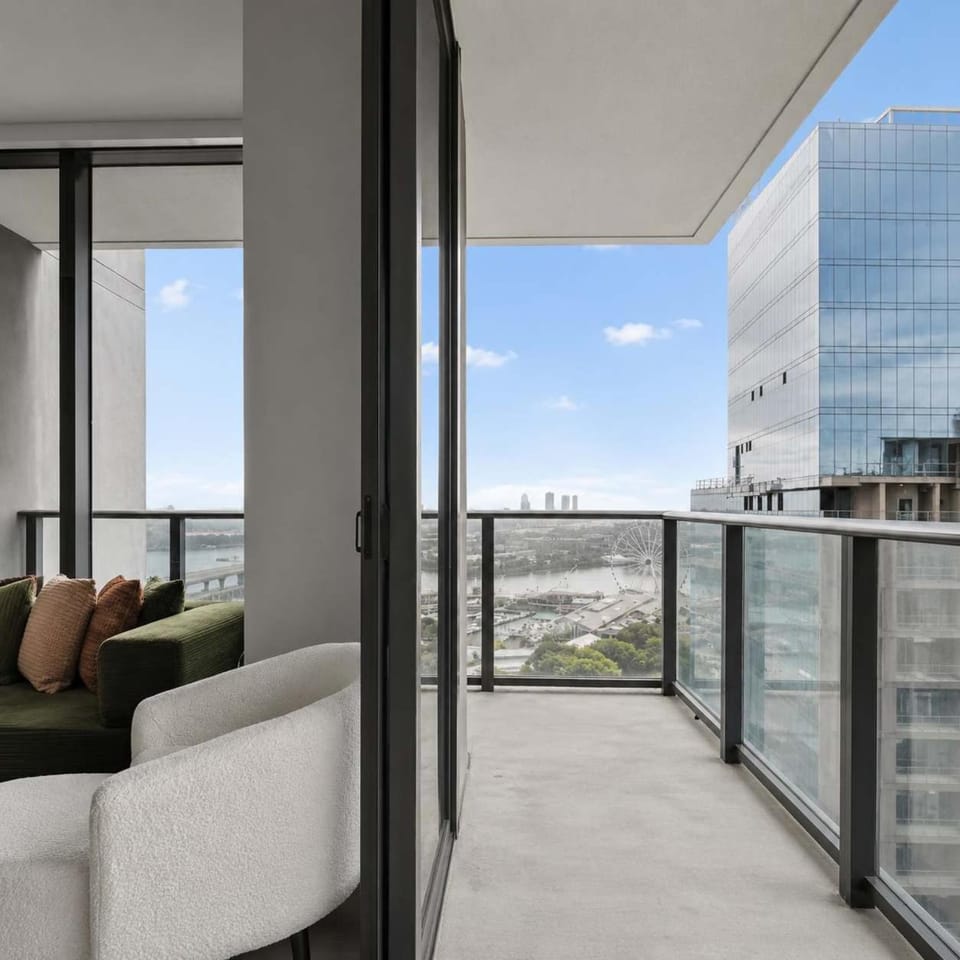 Downtown Miami Studio Bay View Cruise Port LuxePad Apartment in Miami