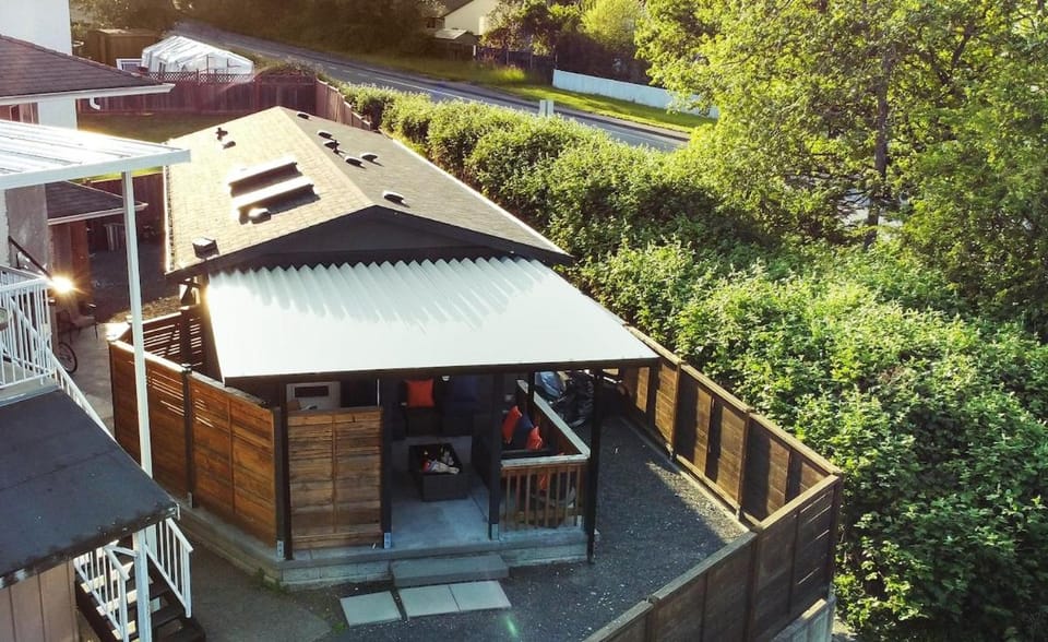 Property building, Patio, BBQ facilities, Garden, Garden view