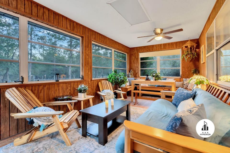 Uhost AI - Get Cozy & Relax! 4BR, 2BA, Hot Tub House in Florida