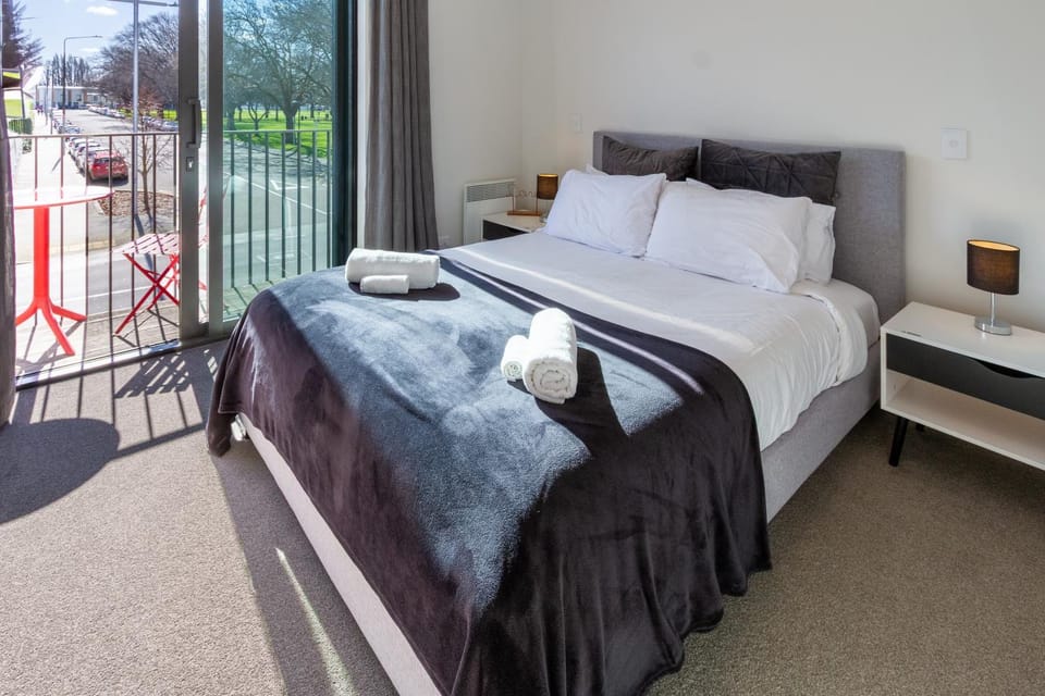 Bed, View (from property/room), Balcony/Terrace, Photo of the whole room, Bedroom, towels
