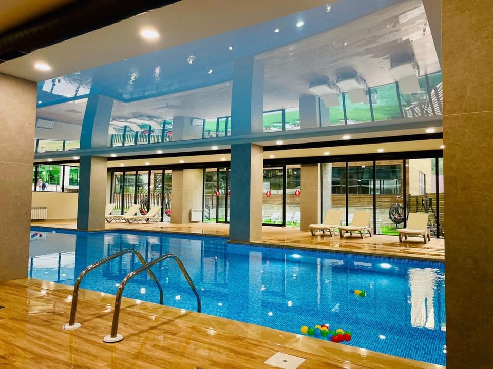 Pool view, Swimming pool