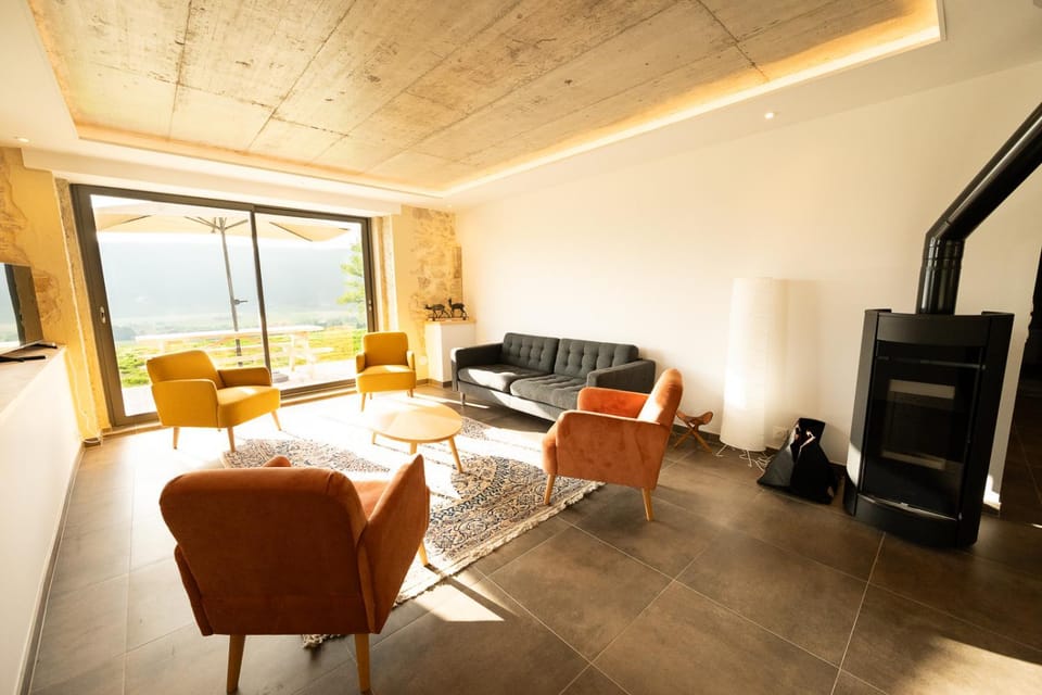 Communal lounge/ TV room, TV and multimedia, Living room