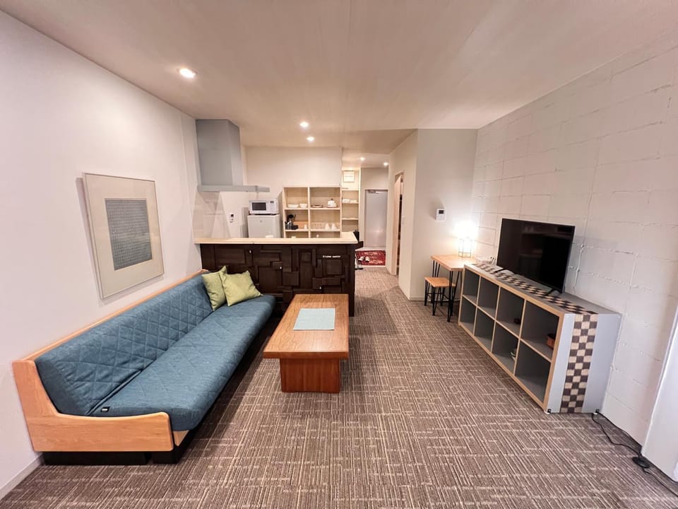 TV and multimedia, Kitchen or kitchenette, Living room