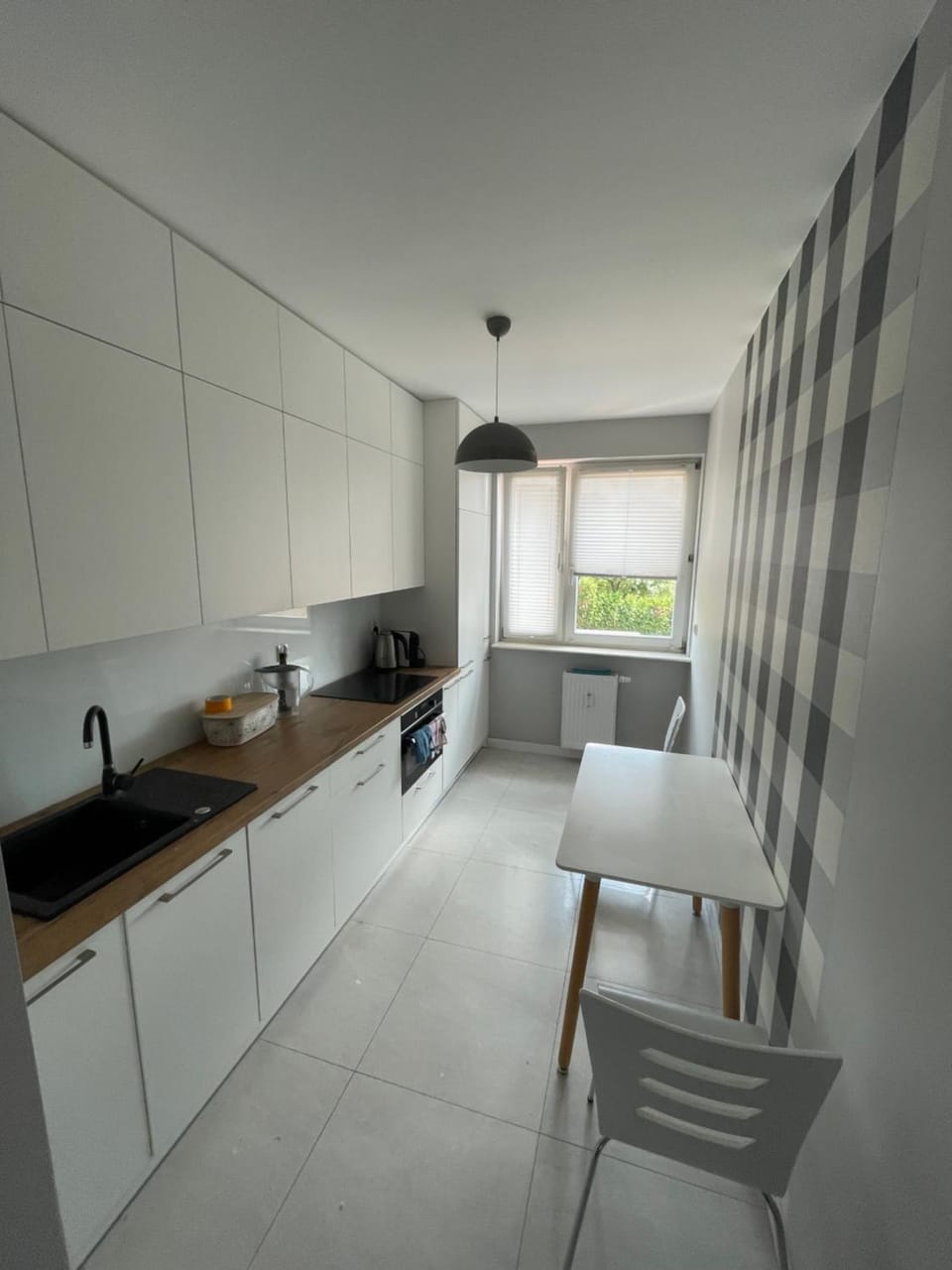 Kitchen or kitchenette, Dining area, stove