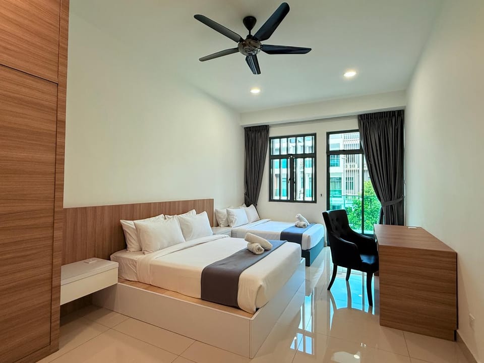 Bed, Photo of the whole room, Bedroom