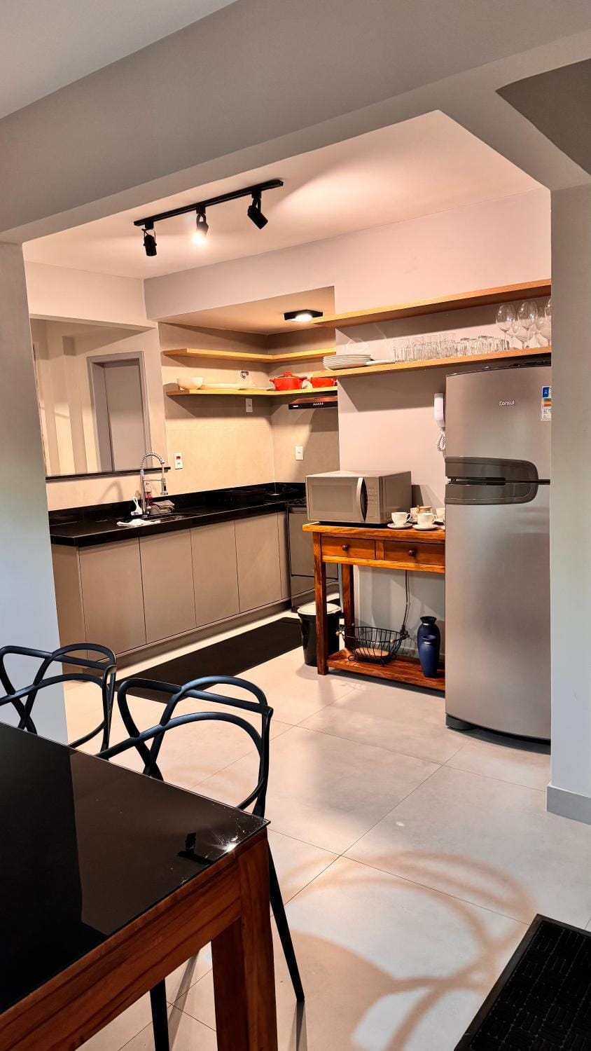 Kitchen or kitchenette, Dining area, stove