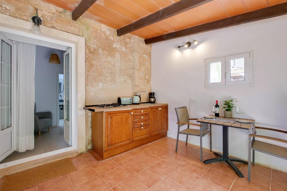 MARILLA I auf Fincagehöft, Apartment mit Außenküche und Terrasse, XXl Pool, Yoga Country House in Llevant