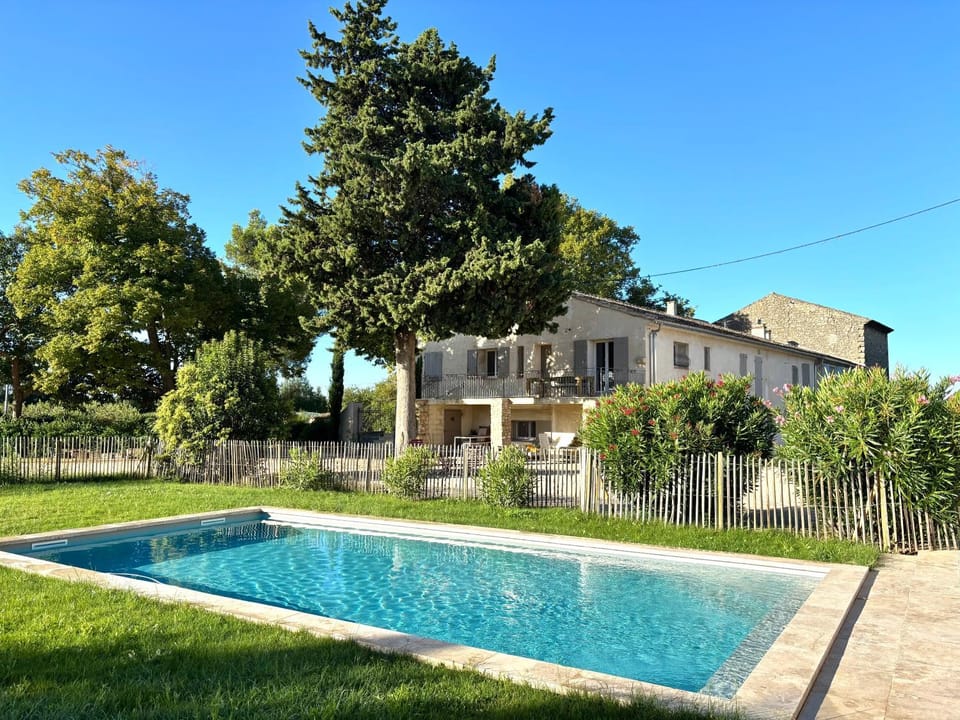 Property building, Garden, Garden view, Swimming pool