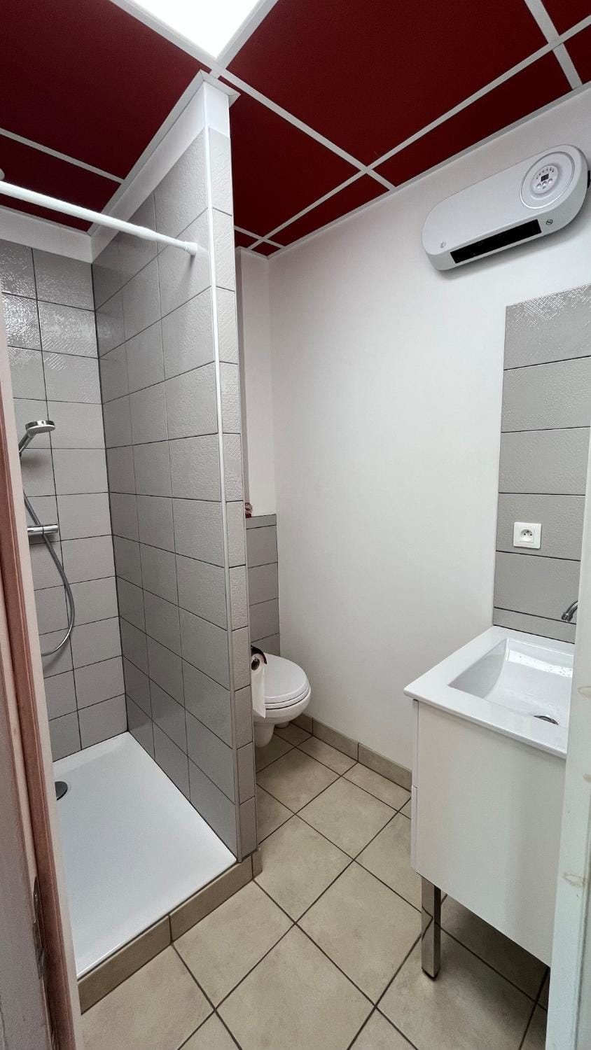 Shower, Toilet, Bathroom, towels