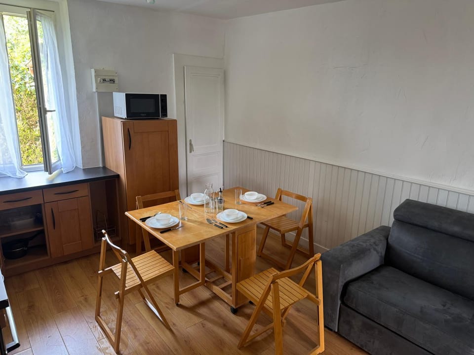 T2 dans le centre ville de Ferney Apartment in Canton of Geneva