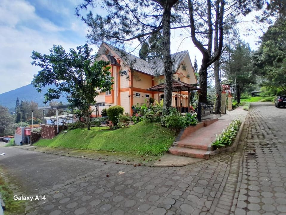 Villa Mountain Lembang Villa in Parongpong