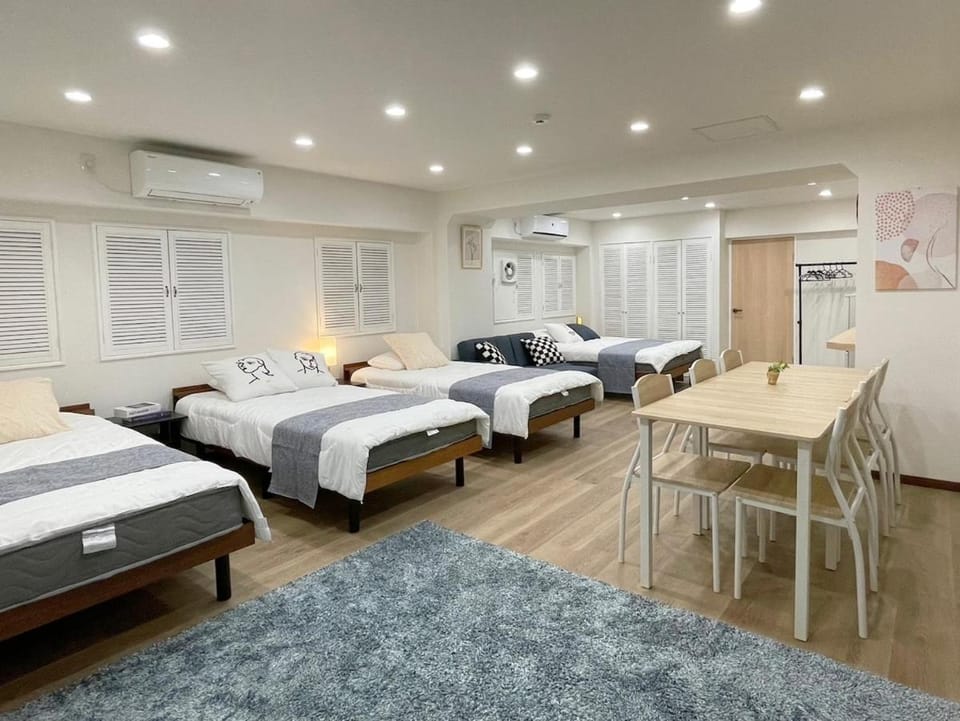 Bed, Living room, Bedroom, air conditioner