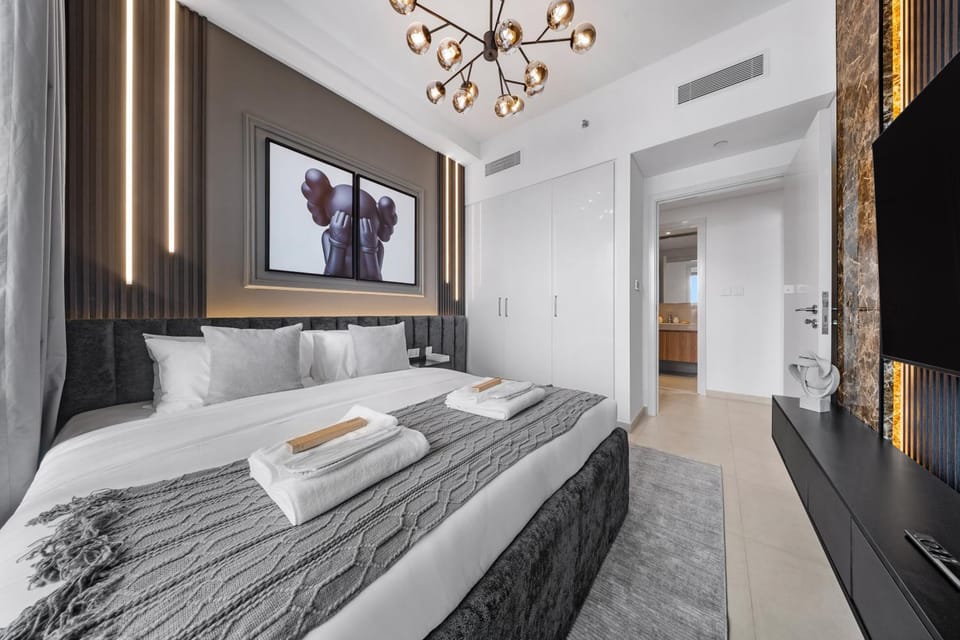 Burj View Chic 2BR Downtown Dubai Apartment in Dubai