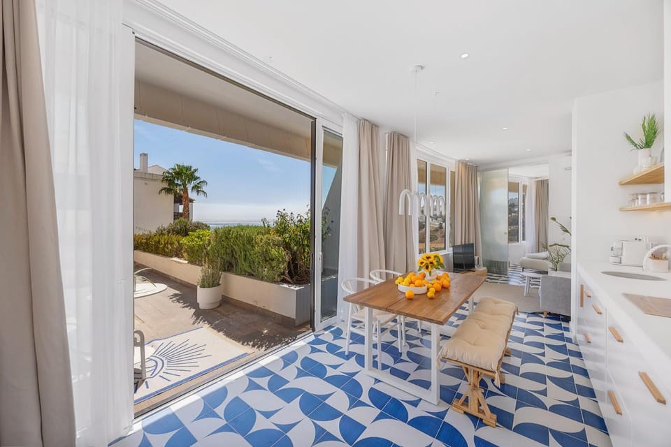 Patio, Garden, View (from property/room), Balcony/Terrace, Living room, Seating area, Dining area, Garden view