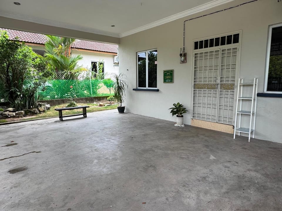Homestay Kemaman - Berado D Kemuning House in Terengganu, Malaysia