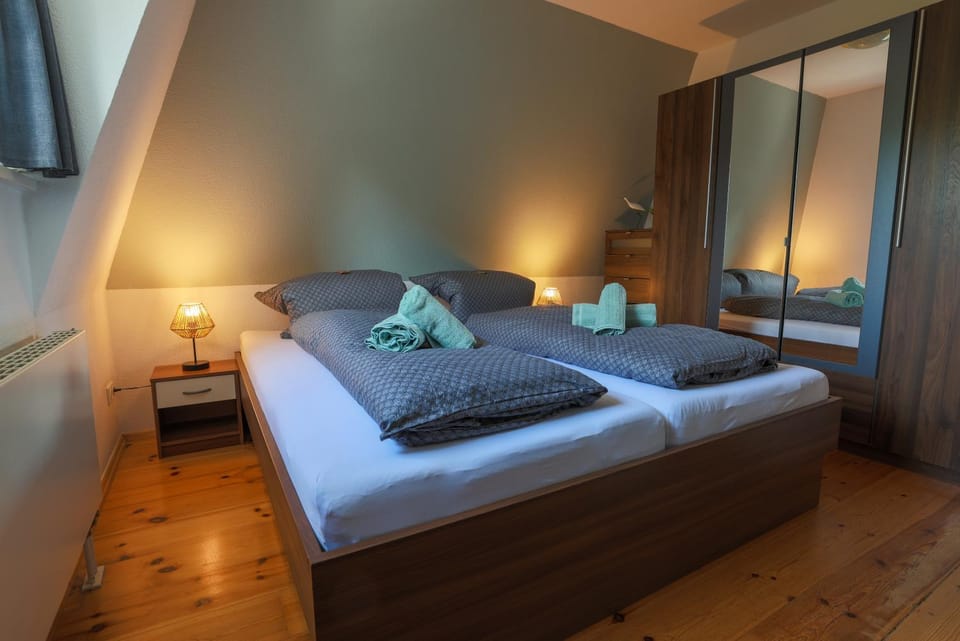 Bed, Photo of the whole room, Bedroom