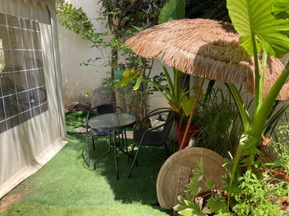 Garden, Dining area