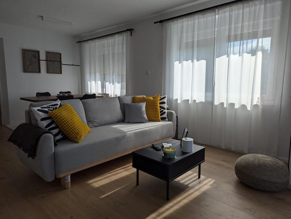 Living room, Seating area, air conditioner