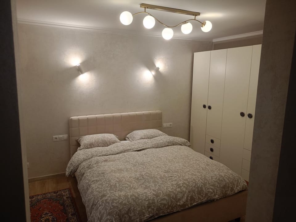 Bed, Photo of the whole room, Bedroom, wardrobe