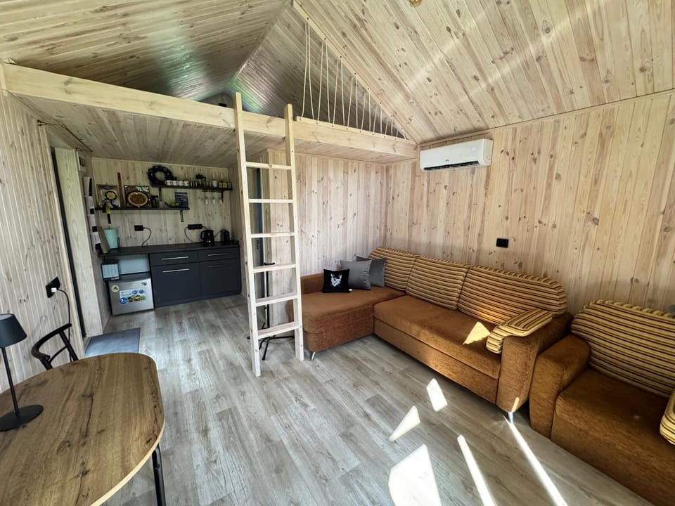 Arion Camp - будиночки для відпочинку Campground/ 
RV Resort in Ukraine