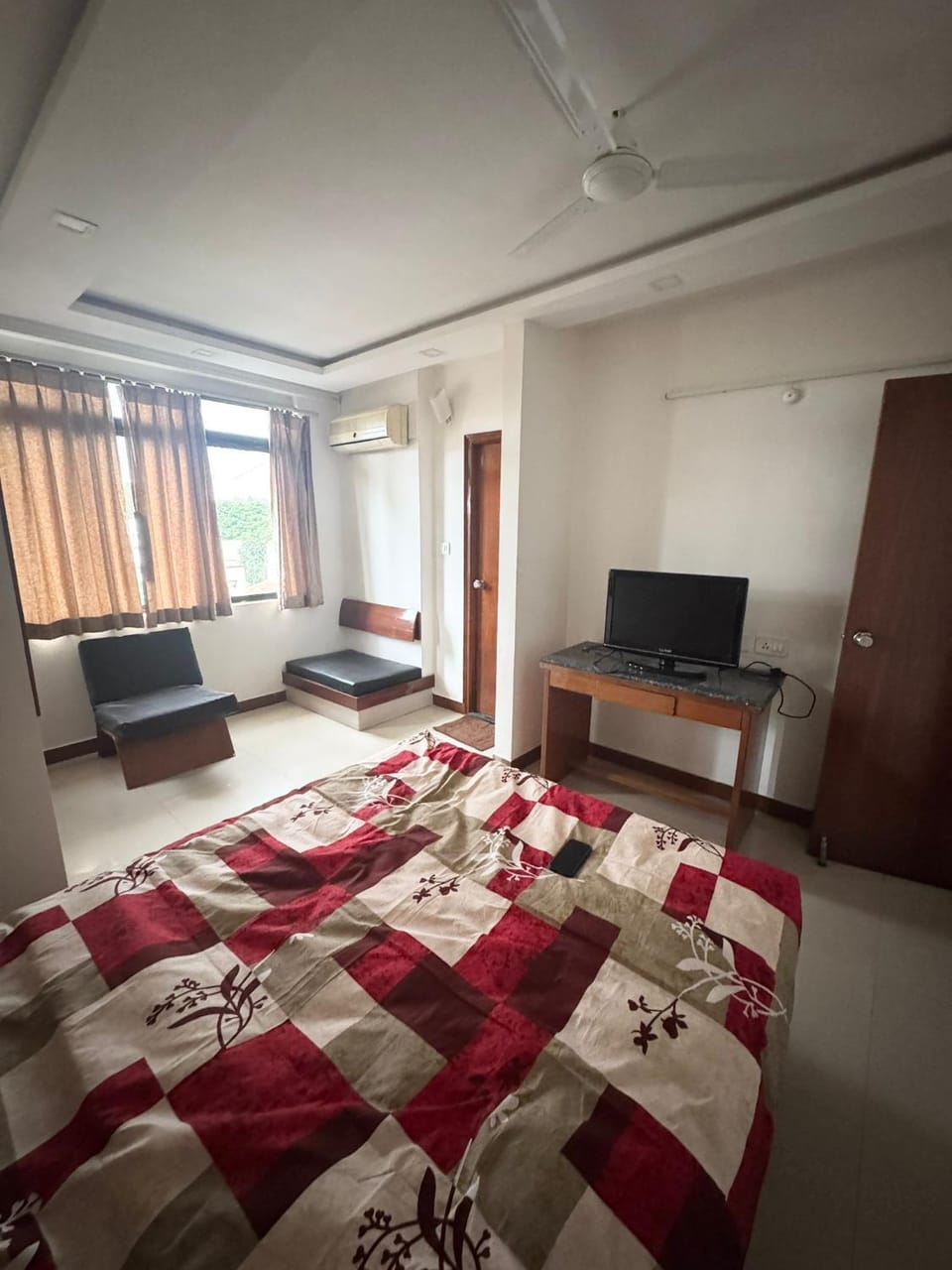 Fully furnished 2BHK apartment near Gokulam Apartment in Mysuru