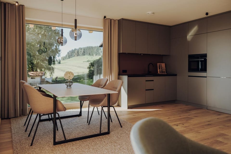 Natural landscape, Kitchen or kitchenette, Seating area, Dining area