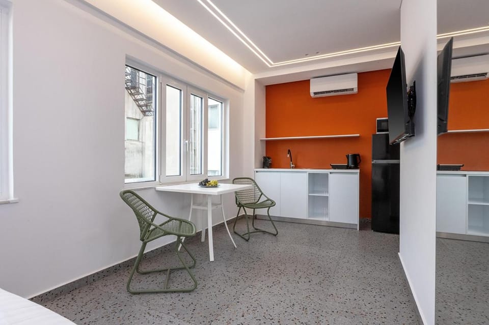 Kitchen or kitchenette, Living room, Seating area