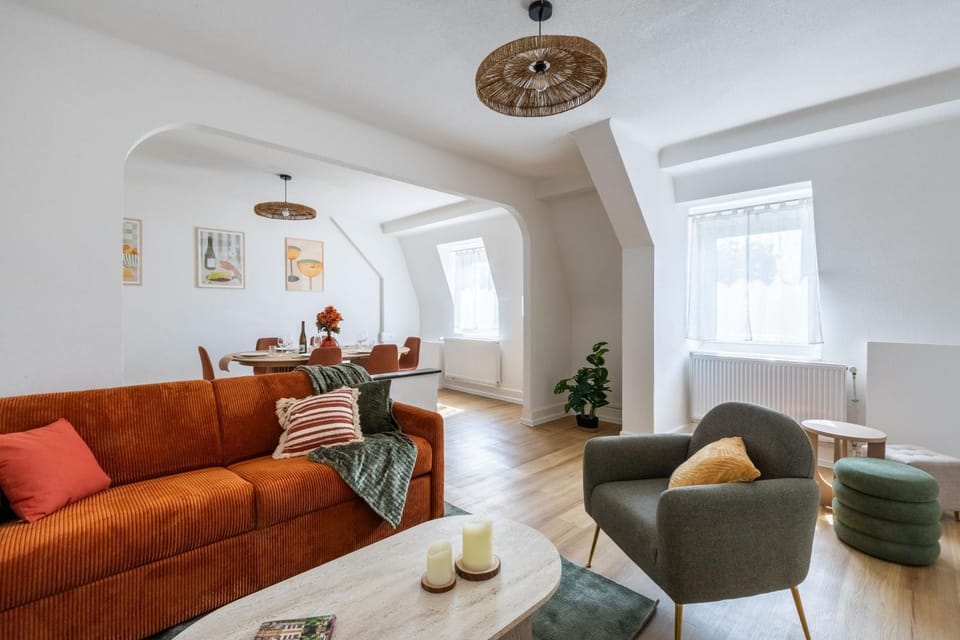 TV and multimedia, Living room, Dining area