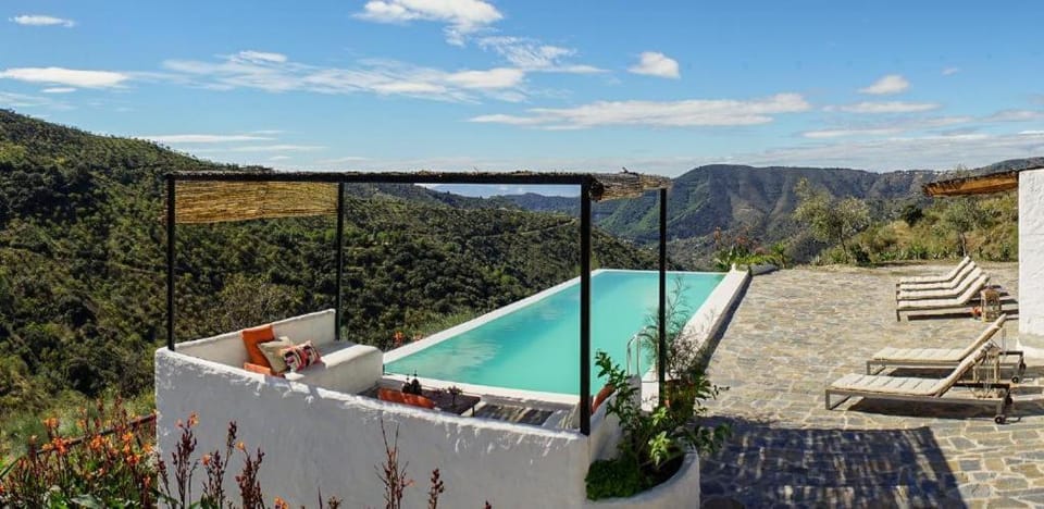Day, Natural landscape, Mountain view, Swimming pool, Swimming pool, sunbed