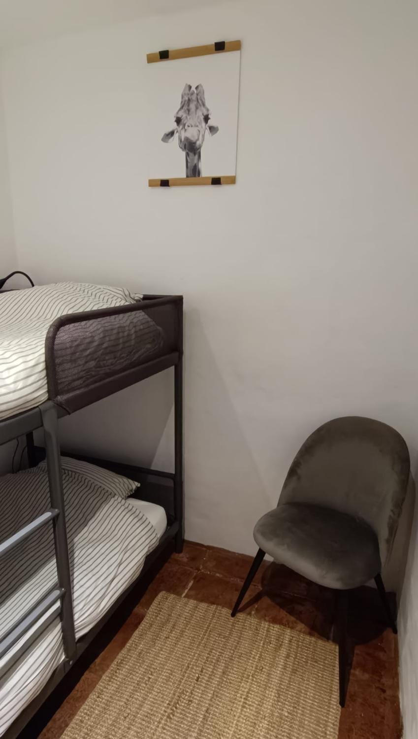 Bedroom, bunk bed