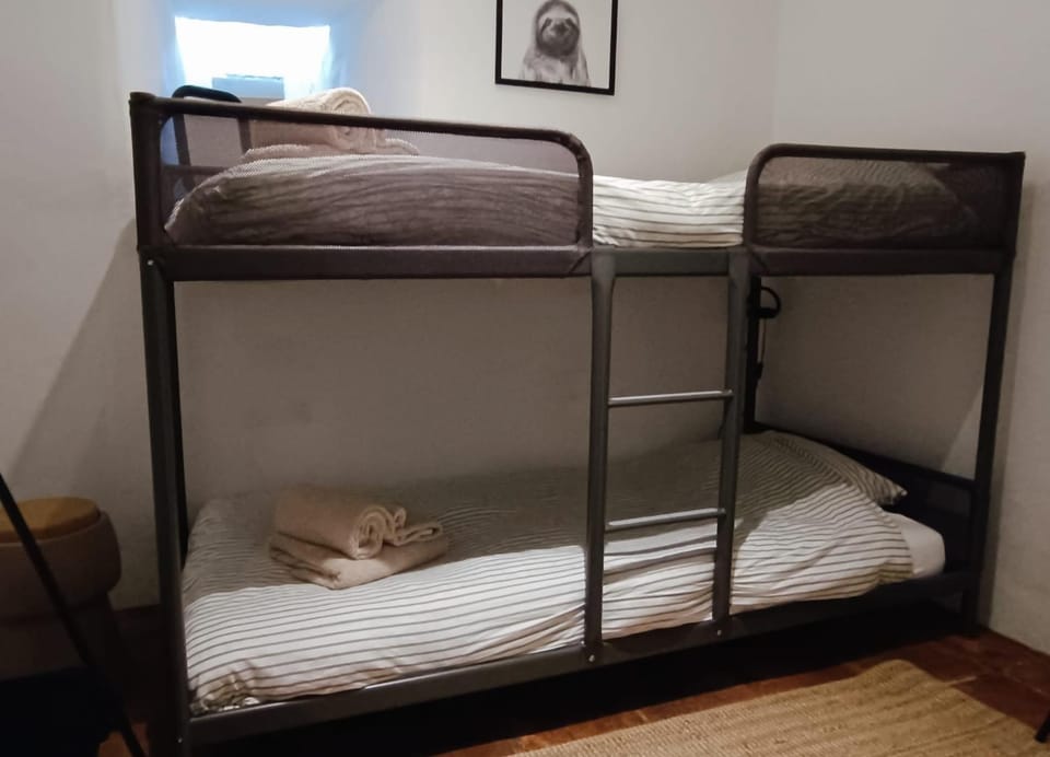 Bedroom, bunk bed
