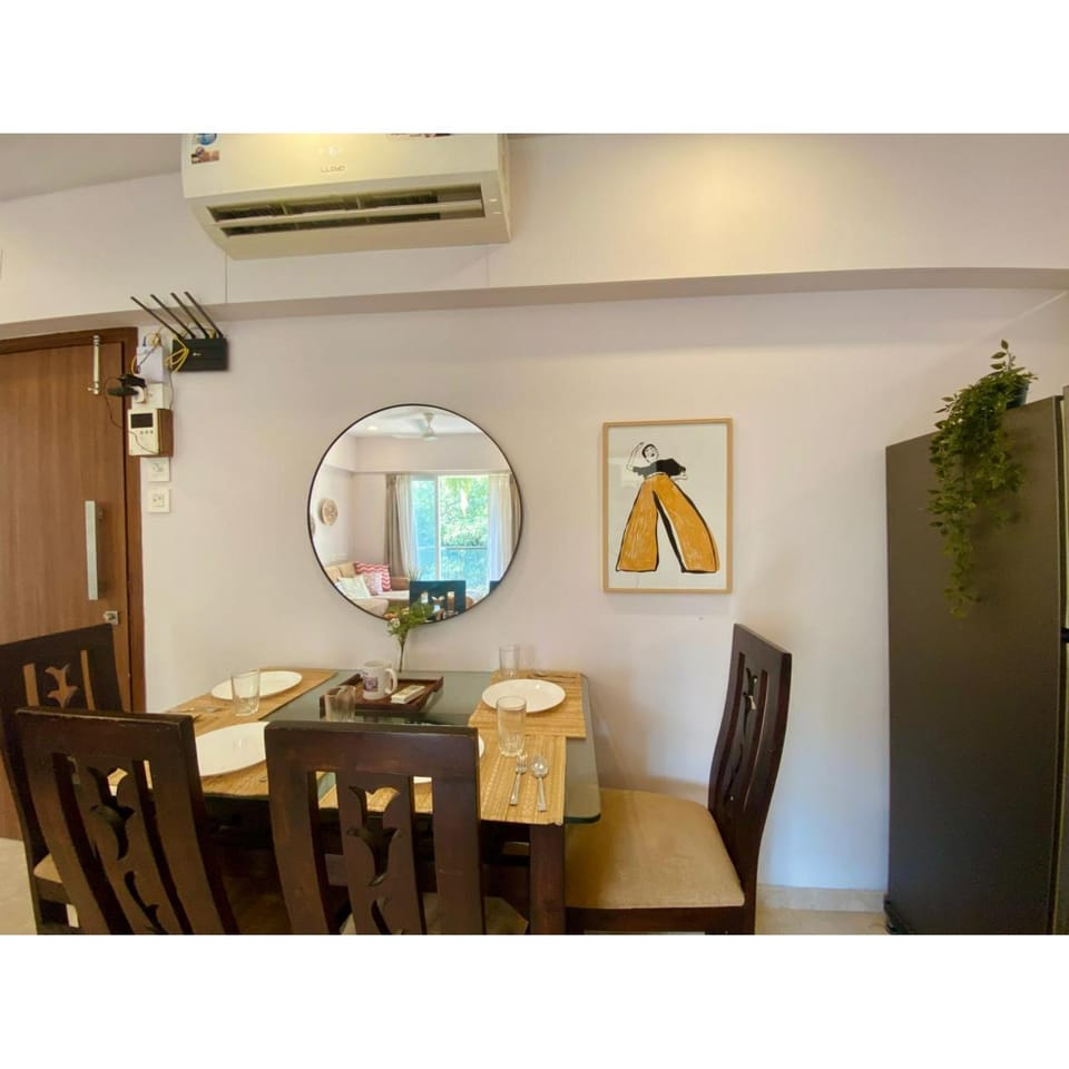 Living room, Seating area, Dining area, air conditioner