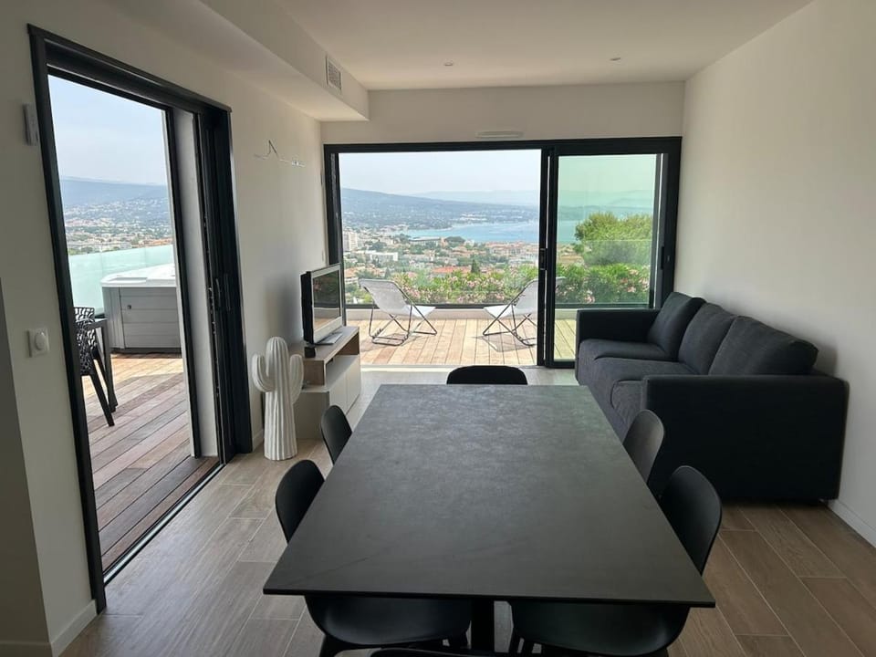 Balcony/Terrace, Living room