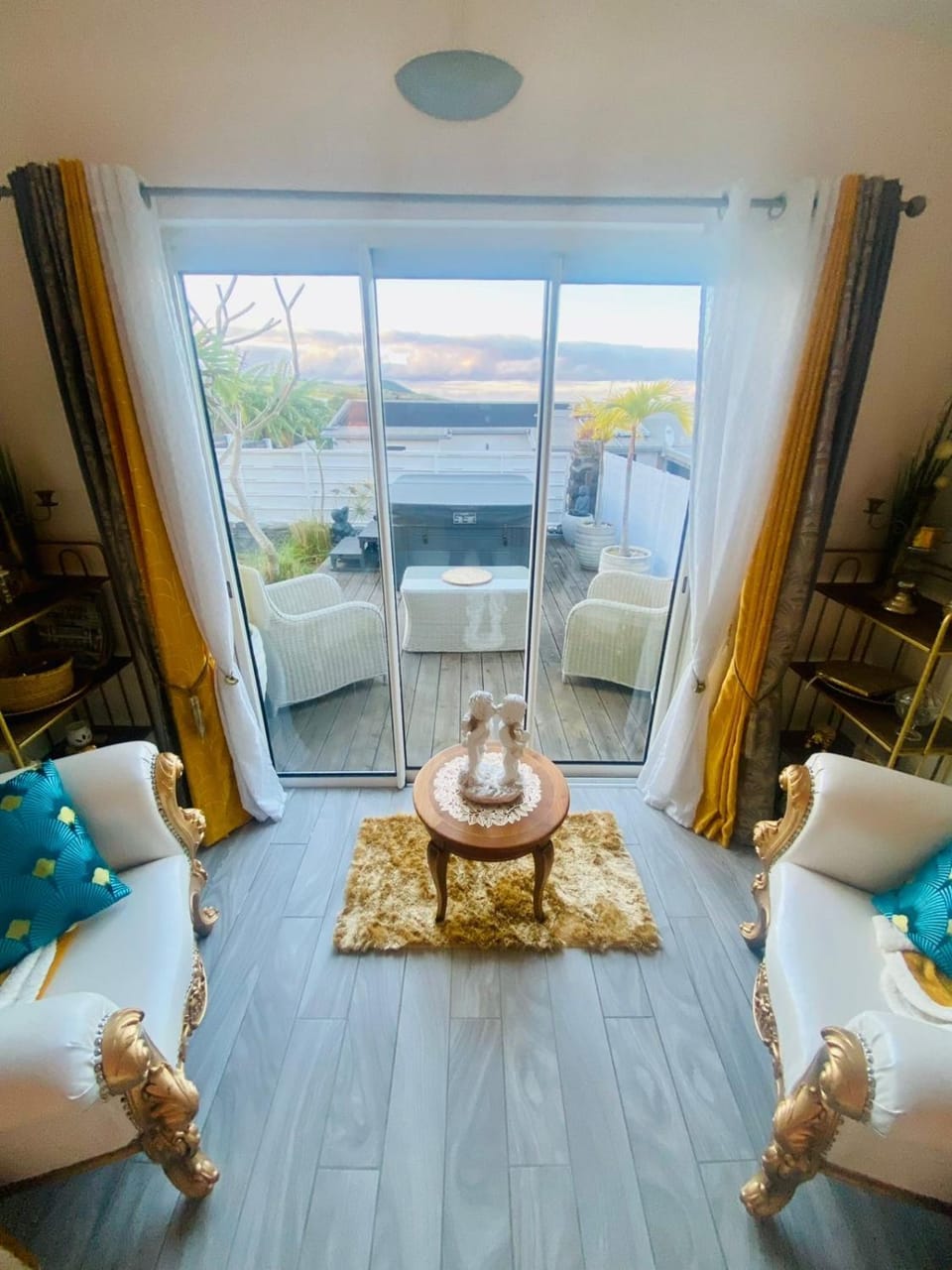 View (from property/room), Balcony/Terrace