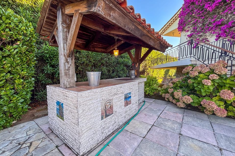 Azure Villa 14 Guests - Heart of Cap d’Antibes Villa in Antibes