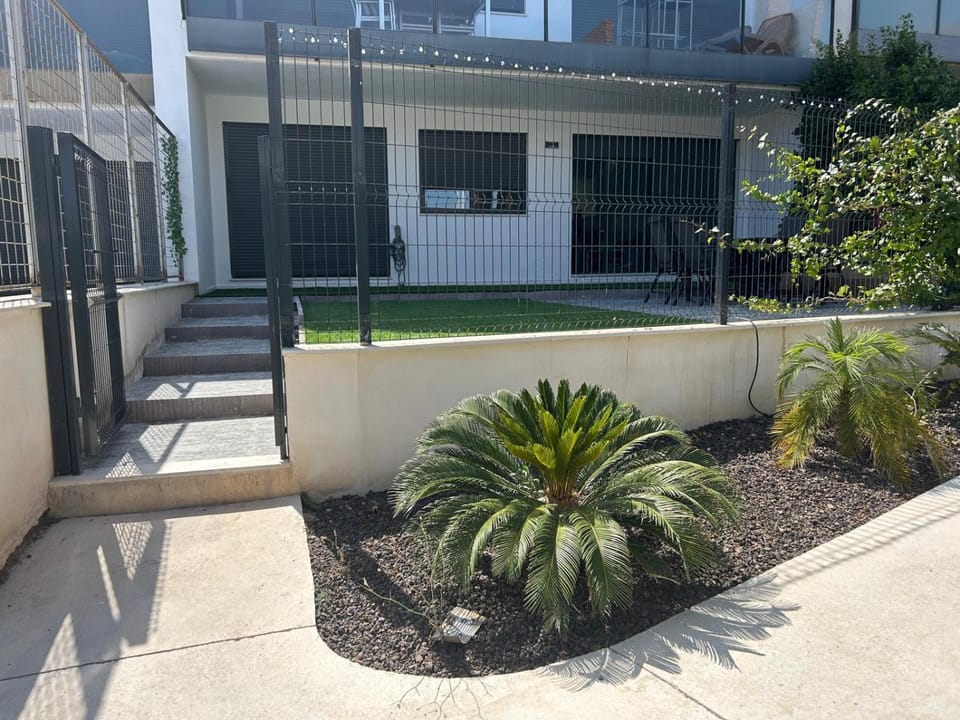Property building, Spring, Garden, Balcony/Terrace, Garden view