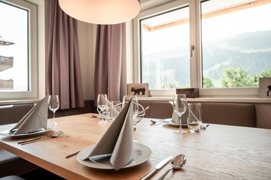 Dining area, Mountain view