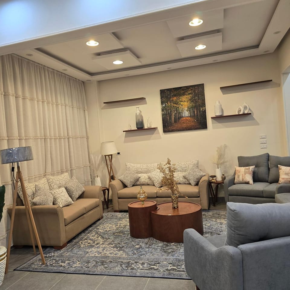 بيزمنت بالجاردن مفروش التجمع الاول البنفسج فيلات Apartment in New Cairo City