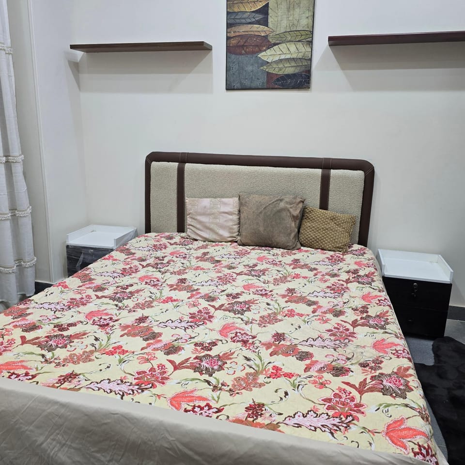 بيزمنت بالجاردن مفروش التجمع الاول البنفسج فيلات Apartment in New Cairo City