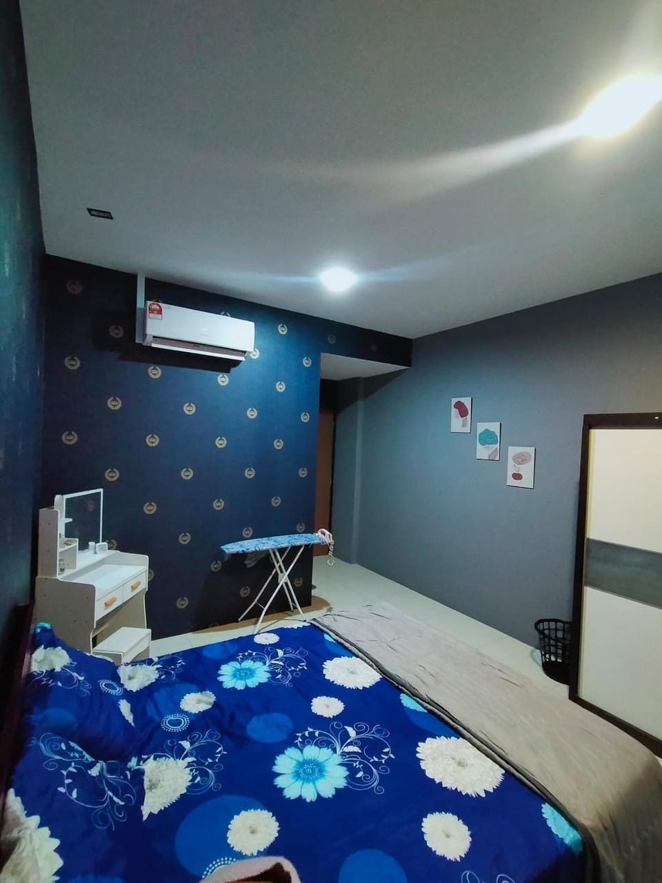 Bedroom, Pool view, air conditioner