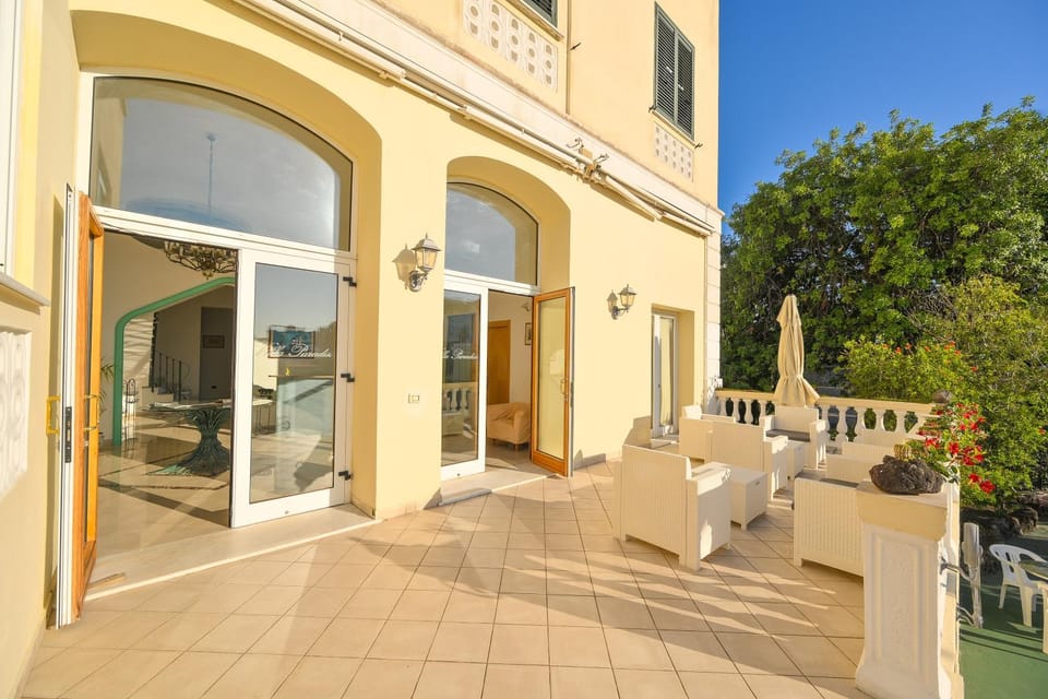 Patio, Balcony/Terrace