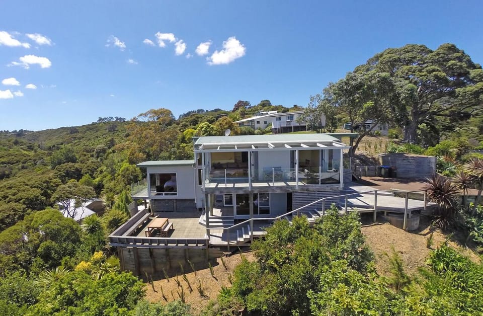 Onetangi Lookout - Stay Waiheke Villa in Auckland Region