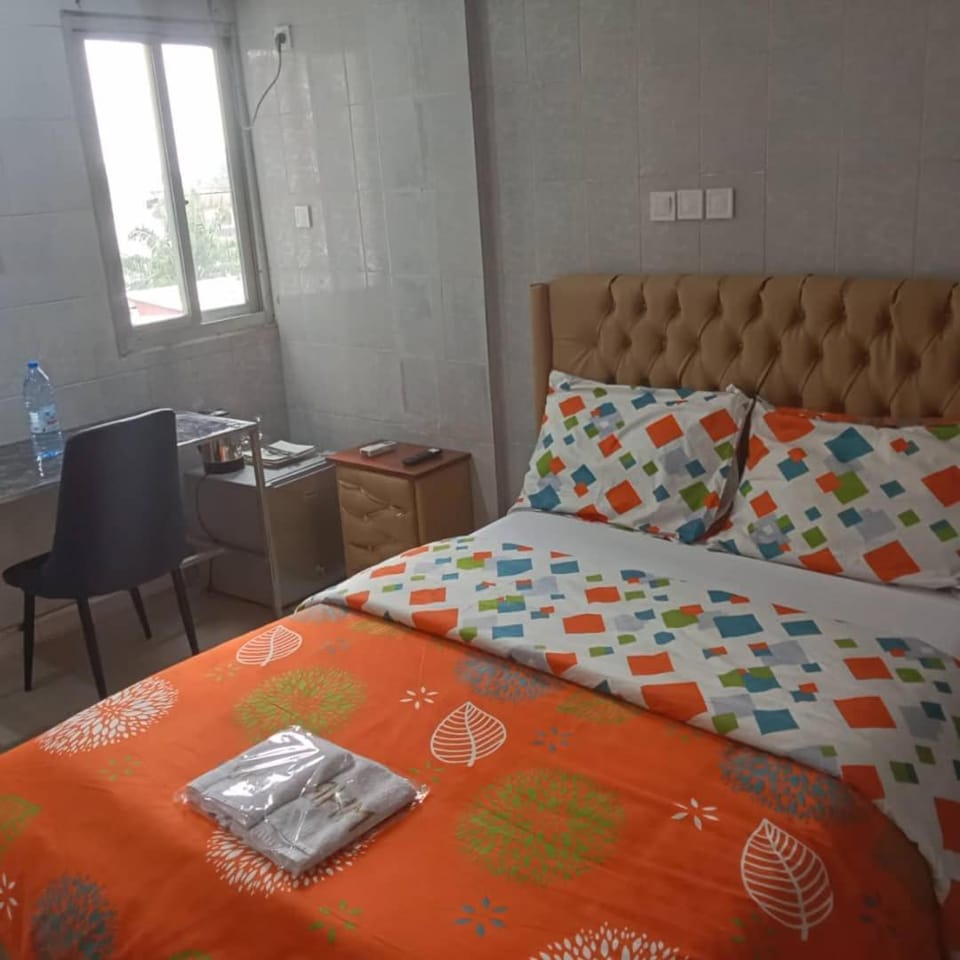 Bed, Seating area, Bedroom, towels