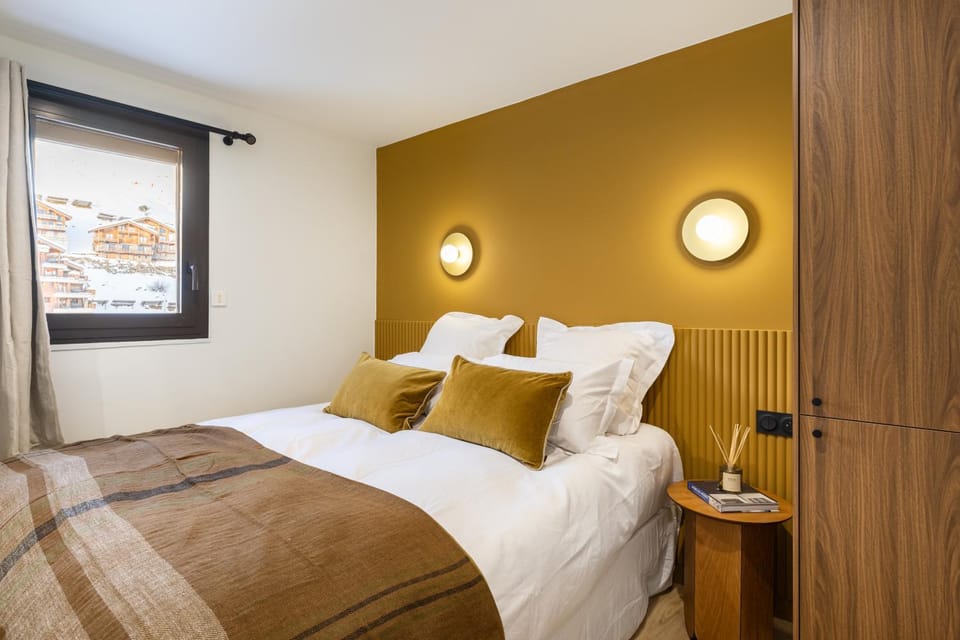 Bed, Photo of the whole room, Bedroom, wardrobe